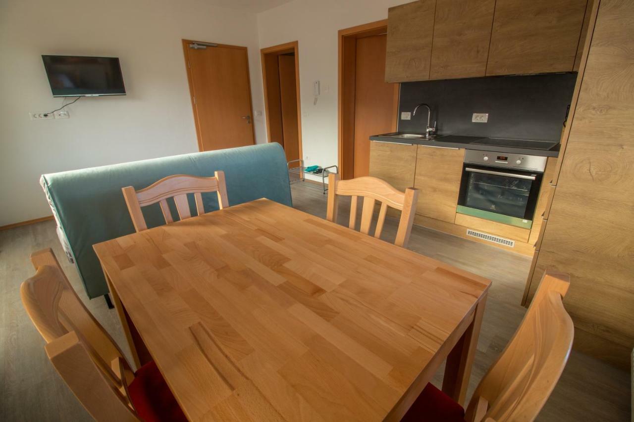 Apartments & Rooms Pr' Skalovc ボーヒニ エクステリア 写真